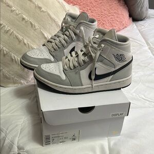 Nike Women's Sneakers - Gray and White